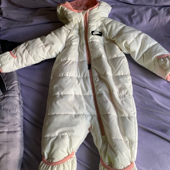 Snowsuits - Picture 6 of 6